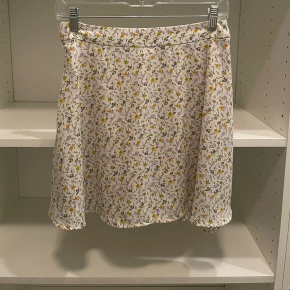 Urban Outfitters White Floral Skirt - Picture 4 of 8
